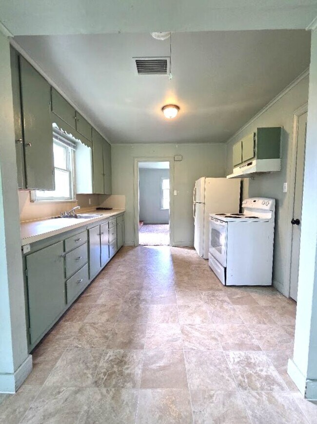 Foto del edificio - 3 Bedroom, 1 Bath Single Family Home!