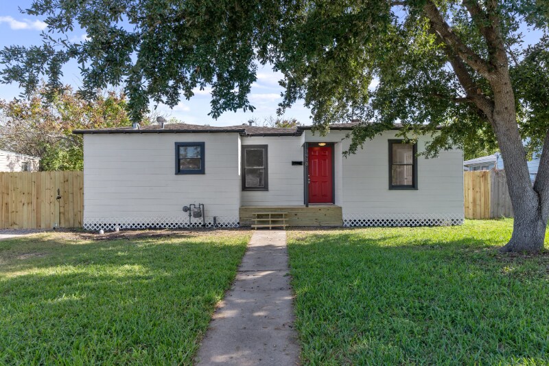 Primary Photo - 3918 Naples St