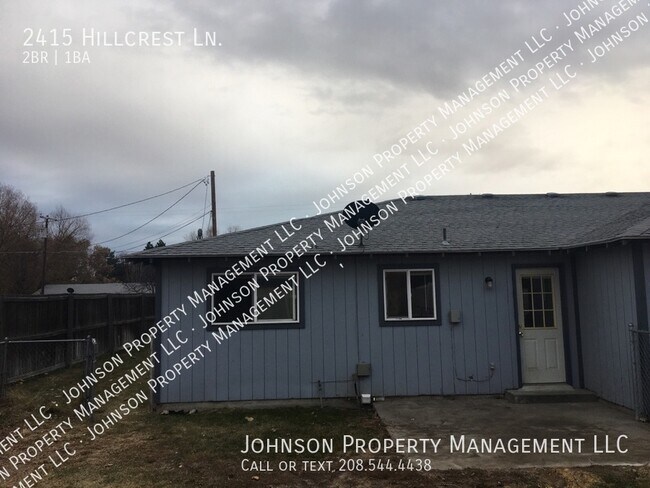 Foto del edificio - 2415 Hillcrest Ln