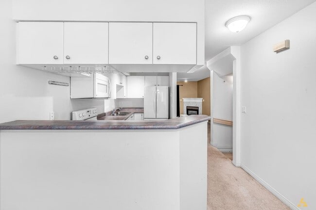 Building Photo - Family-Friendly Townhouse in the Heart of ...