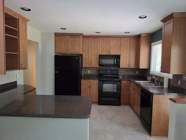 Foto del edificio - 7618 Catalpa Dr