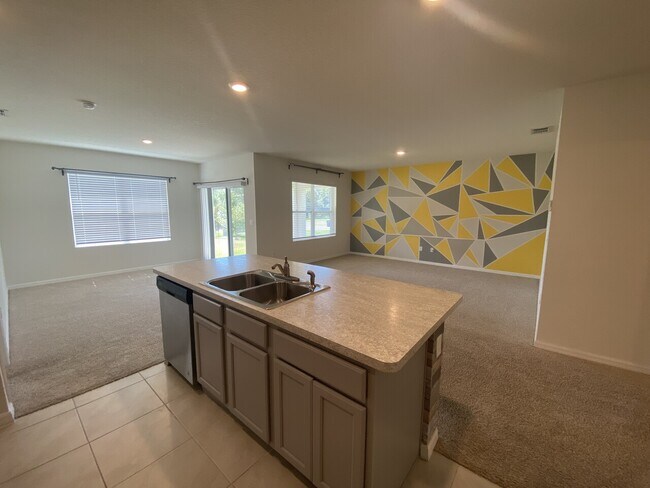 Building Photo - 362 Alexzander Way