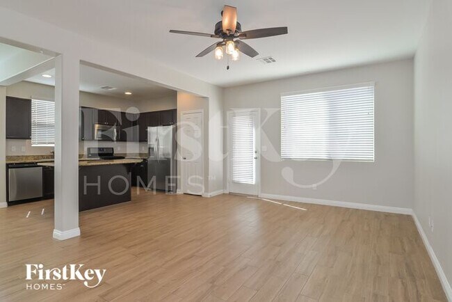 Foto del edificio - 129 Country River Ave