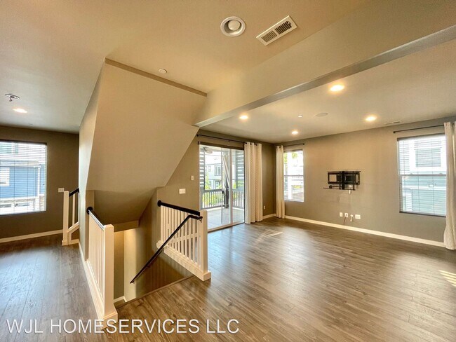 Building Photo - 4 br, 3 bath House - 16611 48th Ave W Unit B1