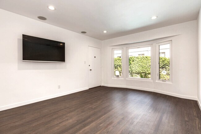 Building Photo - 1330 N Crescent Heights Blvd. #5