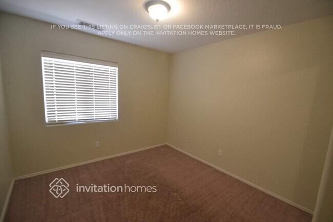 Building Photo - 5806 S 53rd Ln