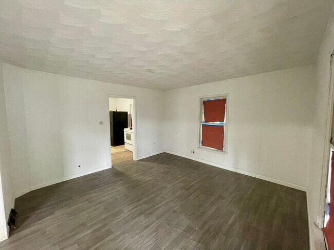 Foto del edificio - 2 Bedroom 1 Bath with All New Interior