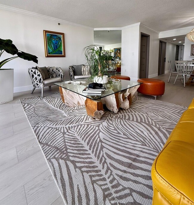 Building Photo - 5757 Collins Ave