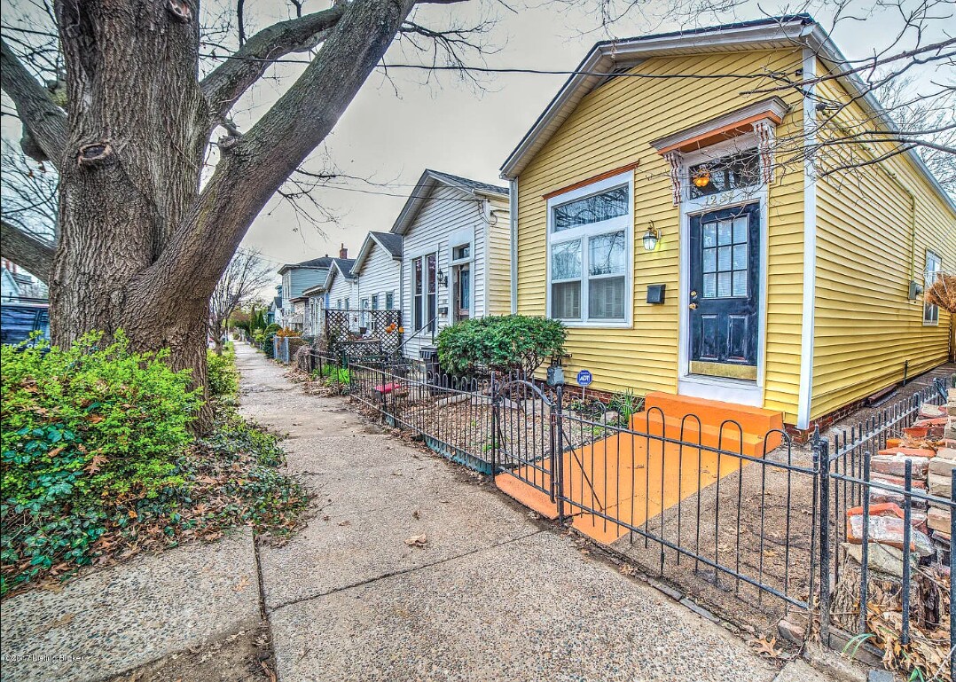 Primary Photo - 1237 Hull St