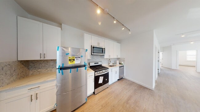 Building Photo - 1041 Avenue C