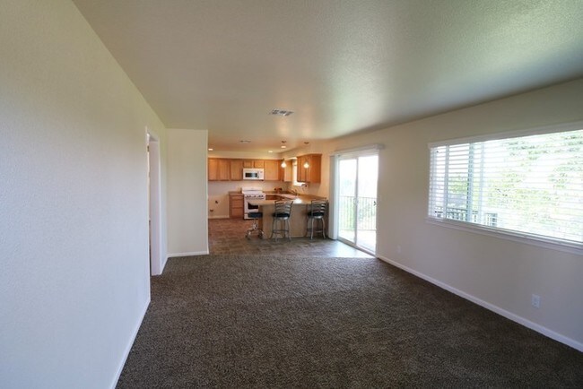 Building Photo - 4445 Dogwood Ln