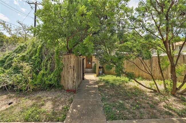 Building Photo - 509 E 38th St