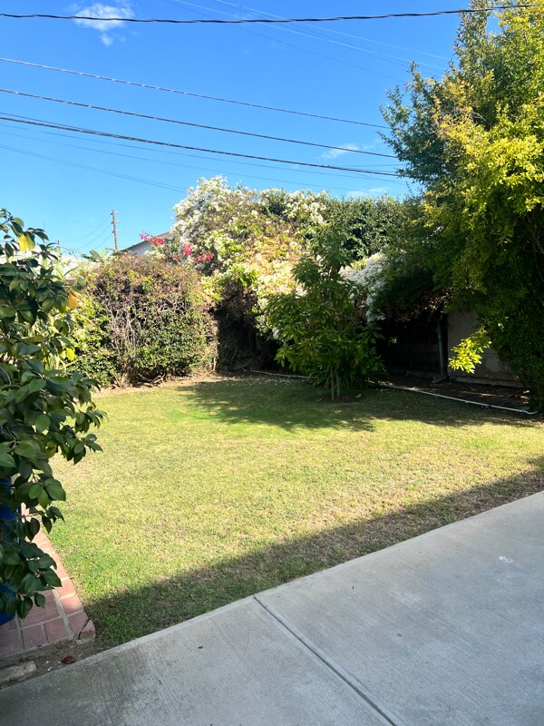 Foto del edificio - 1343 Cloverdale Ave