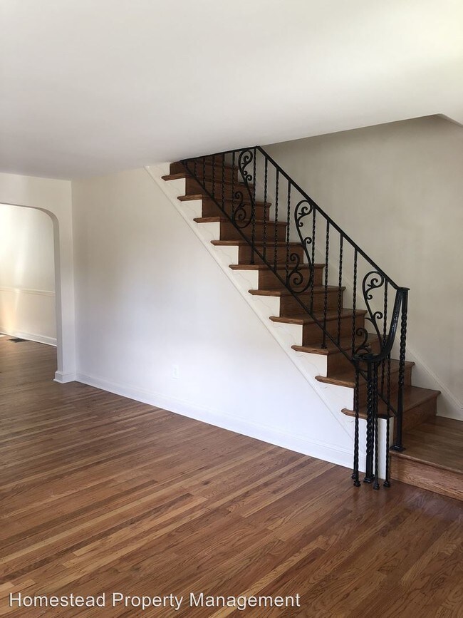 Building Photo - 3 br, 1 bath House - 2220 S Harwood Ave