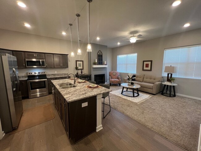 Building Photo - 1803 Hillcrest Dr