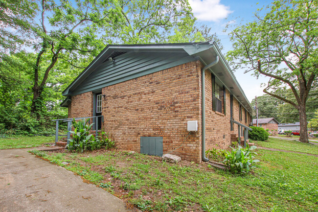 Building Photo - 1076 Oakland Ave SE