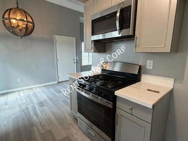 Foto del edificio - 43711 8th St E