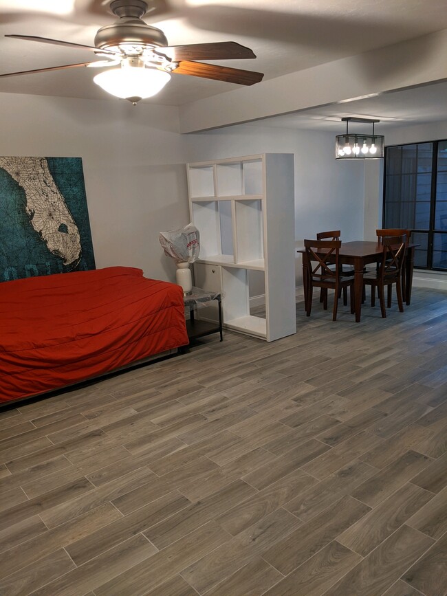 Foto del edificio - 900 SW 62nd Blvd