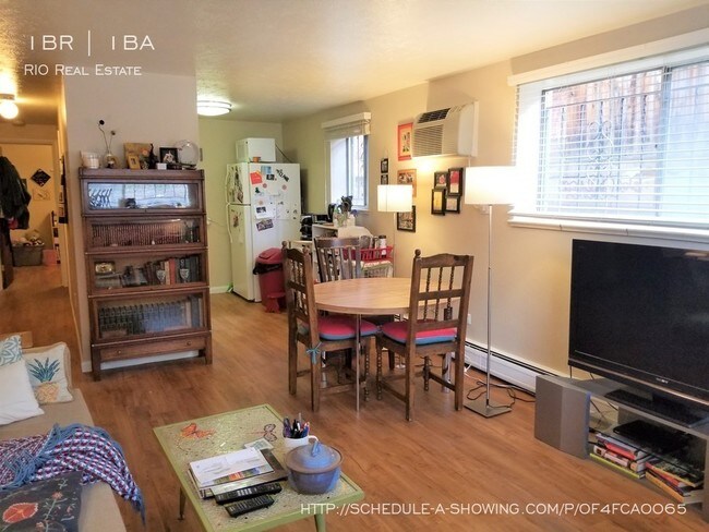 Foto del edificio - 1335 Monroe St