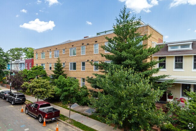 Building Photo - 420 16th St SE