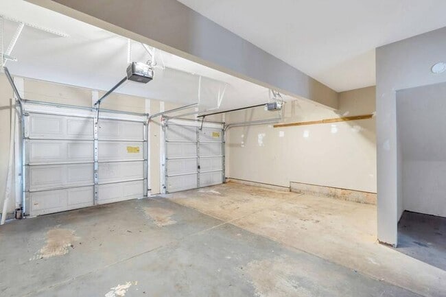 Building Photo - 5508 Kiev Dr