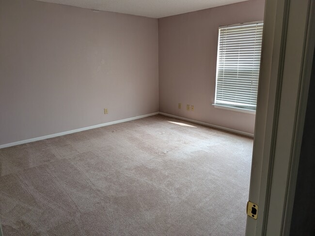 Building Photo - 10418 Memorial Knoll Dr
