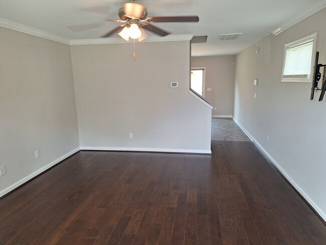 Foto del edificio - Wonderful Two Story Four Bedroom Home in Northeast Columbia!