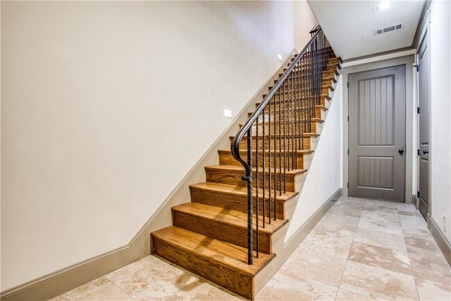 Foto del edificio - 4406 Bowser Ave