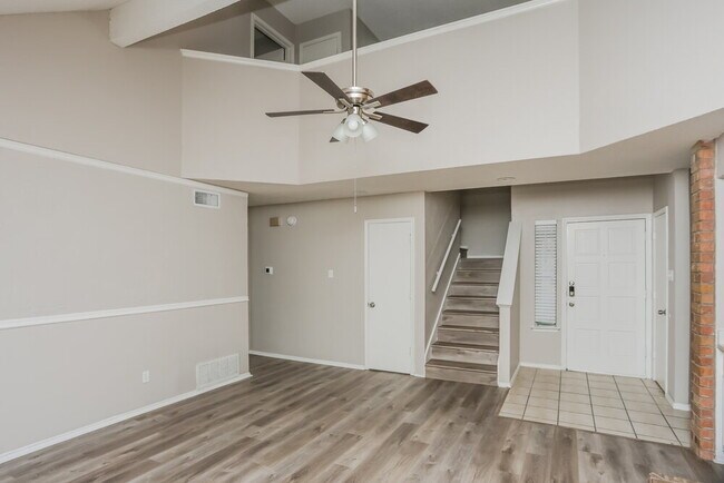 Foto del edificio - 2413 Claremont Dr