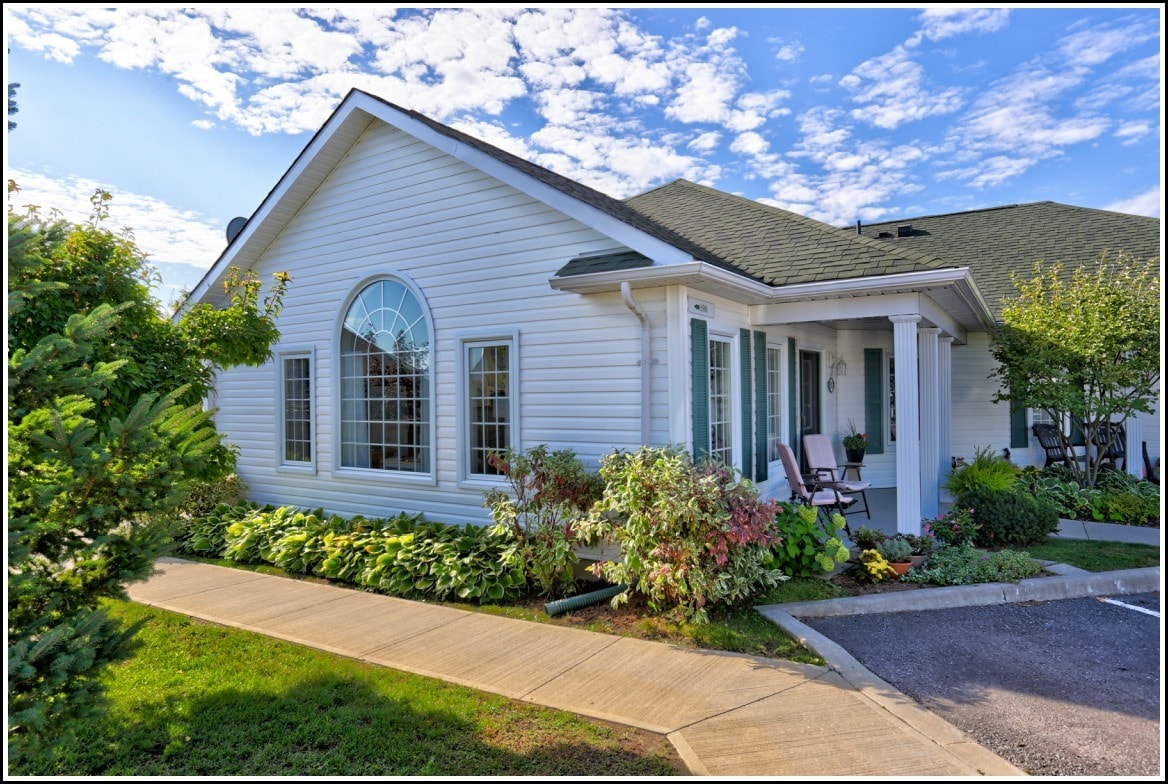 Photo principale - 325 Densmore Rd