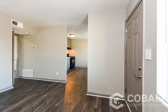 Building Photo - 2124 Park Terrace