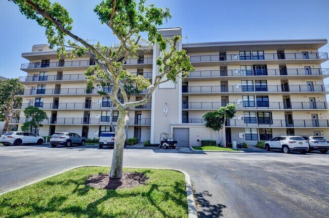 Foto del edificio - 9 Royal Palm Way
