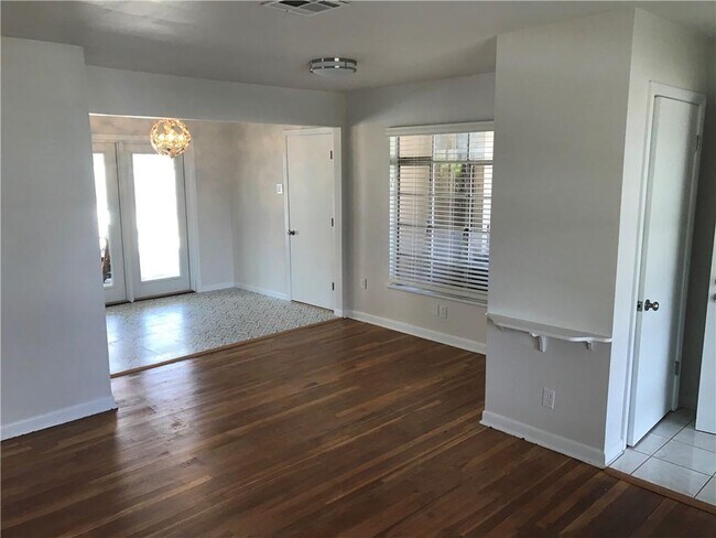 Building Photo - 4922 Finley Dr