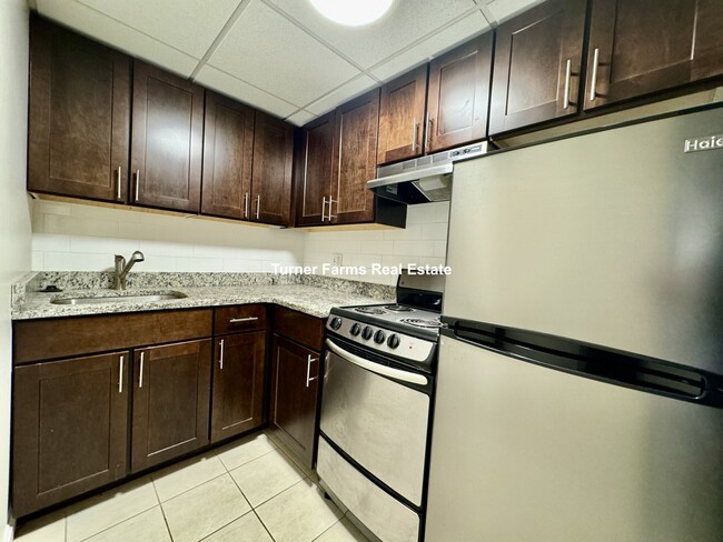 Building Photo - 67 Boylston St