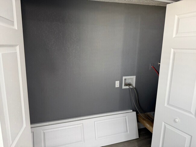 Foto del edificio - 8811 Poe Dr