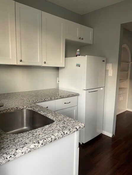 Foto del edificio - 210 W Willingham St