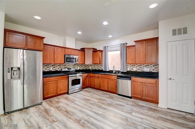 Foto del edificio - 2613 Romarin Terrace