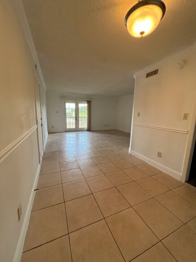 Primary Photo - Beautiful 2 Bedroom 1 Bathroom condo in Al...