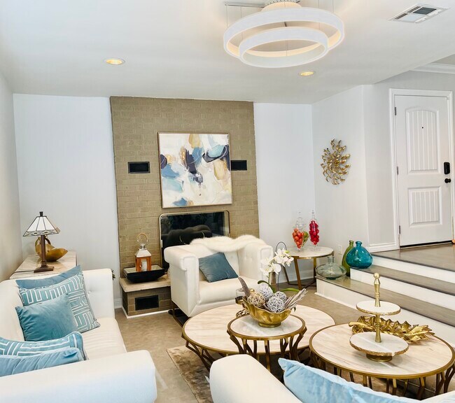 Foto del edificio - 7236 Oakdale Ave