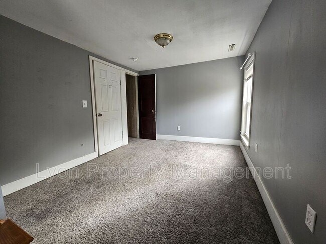 Building Photo - 67 Farnum Pike