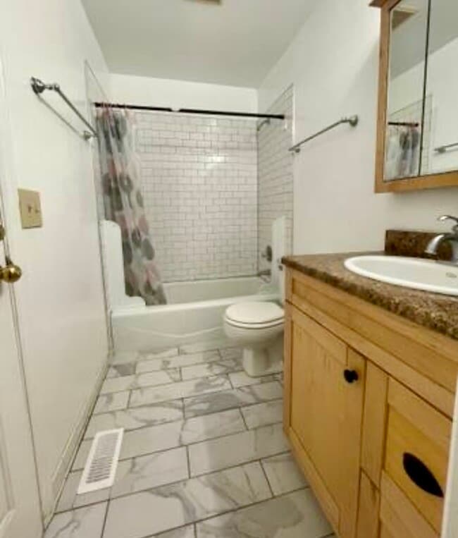 Building Photo - 615 Morehead Ave