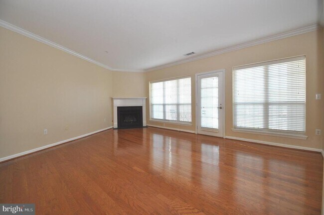 Foto del edificio - 4550 Strutfield Ln