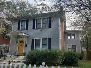 Building Photo - 2846 Sydney St