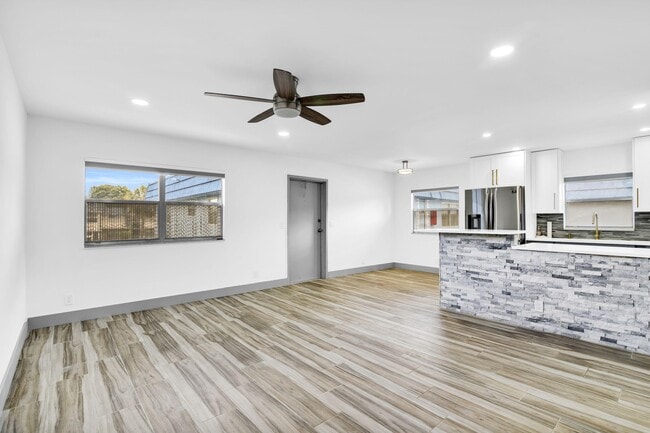 Building Photo - 277 Brittany F