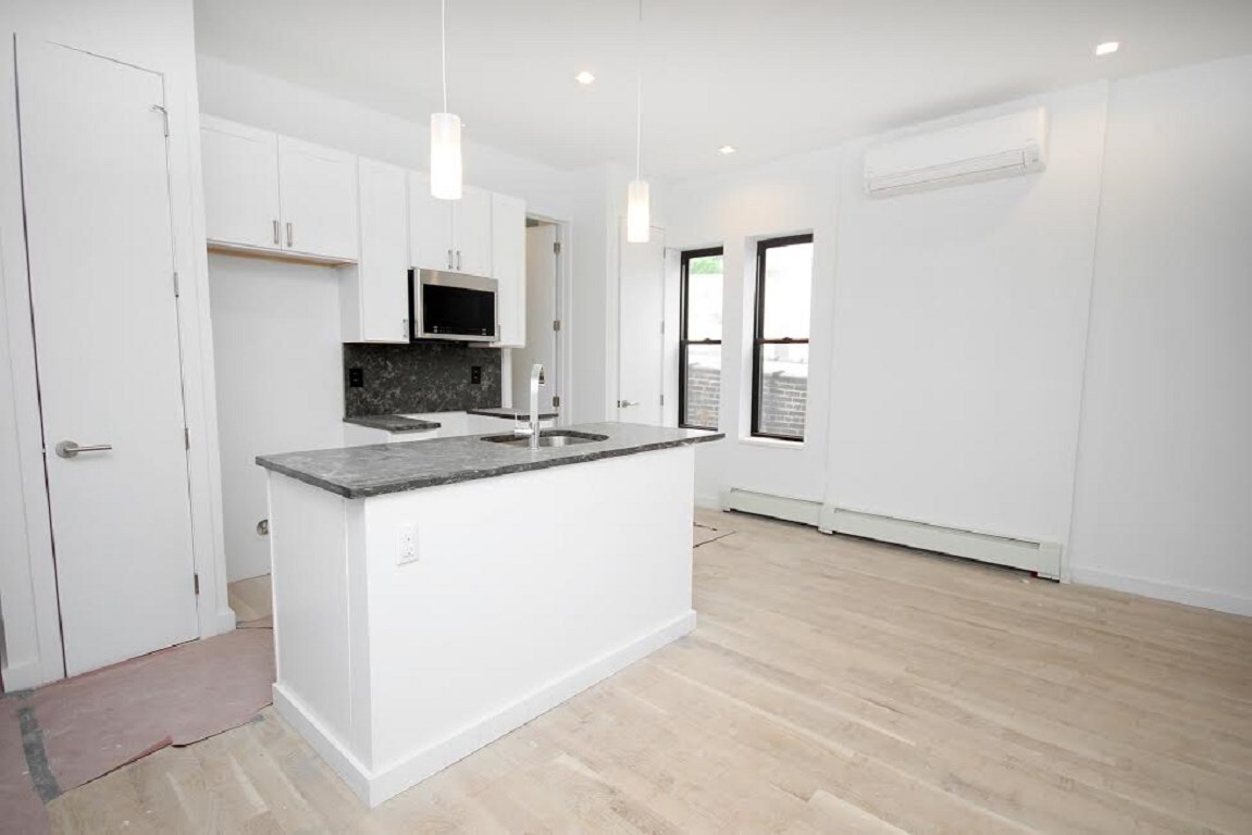 2211 Steinway St, Queens, NY 11105 Apartments in Queens, NY