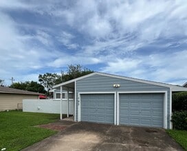 Building Photo - 107 Tarpon Ave