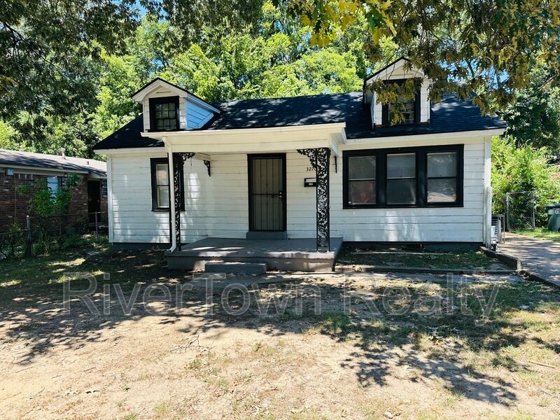 Primary Photo - 3270 Yale Ave