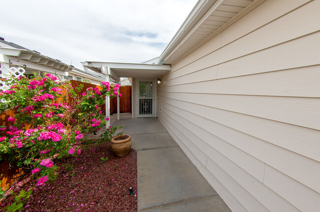 Building Photo - 346 Appletree Ct