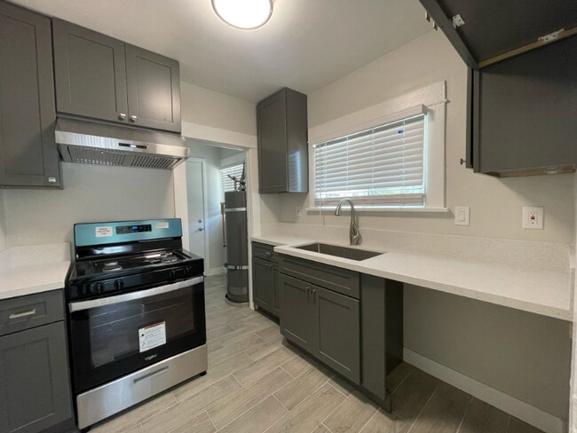 Foto del edificio - 602-604 S Van Ness Ave