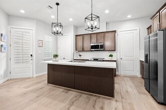 Building Photo - 2214 Roozy Lk Ln